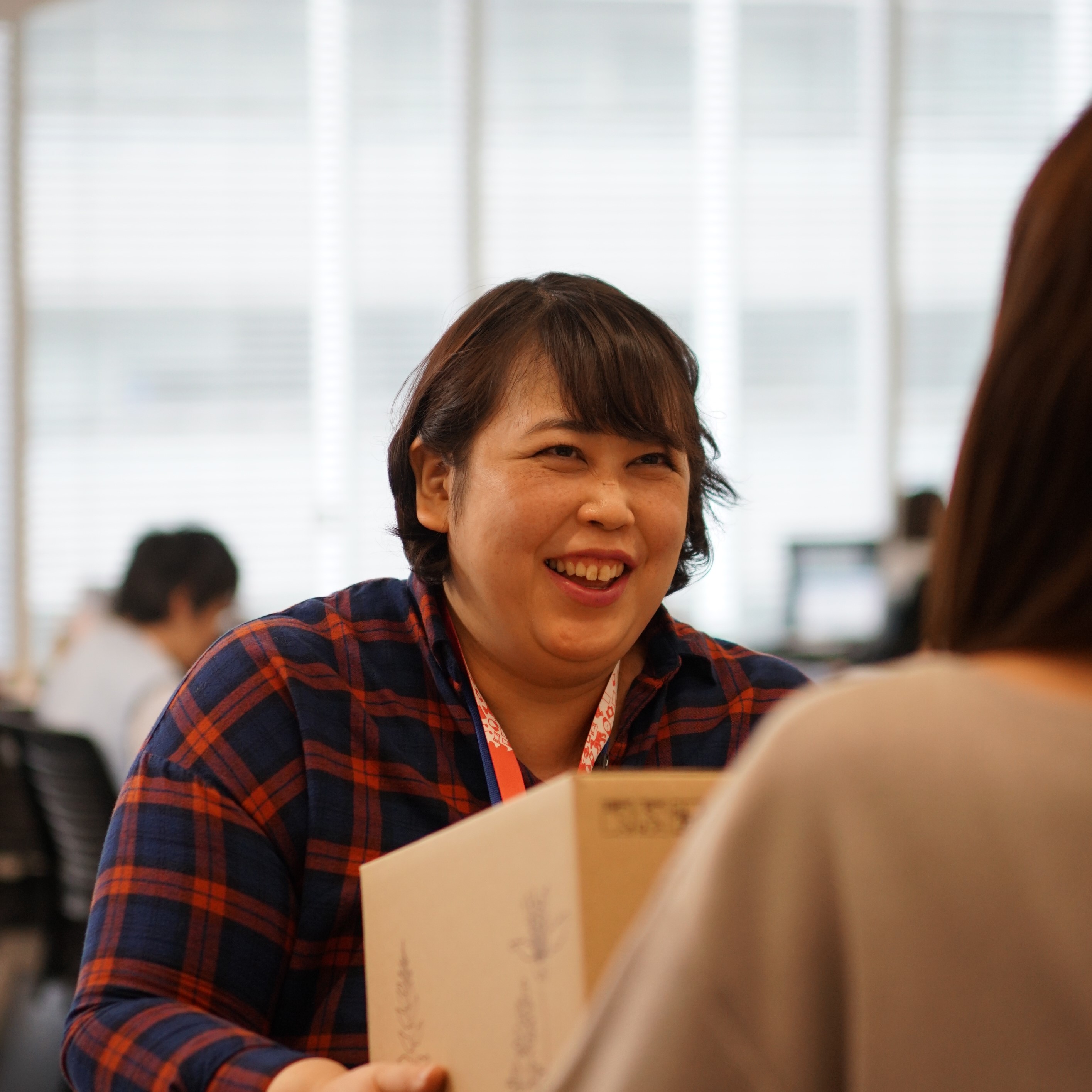 Operating reception desks for employees